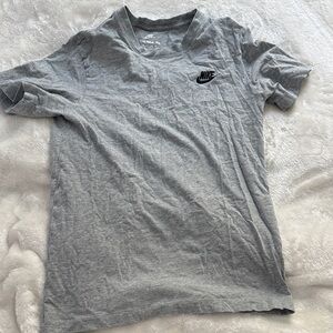 Nike Men's Heather Gray Short Sleeve Tee